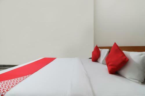 Hotel Oyo 61581 Krisjal Inn