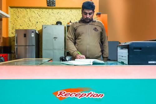 Spot On 67868 Hotel Gourav Regency