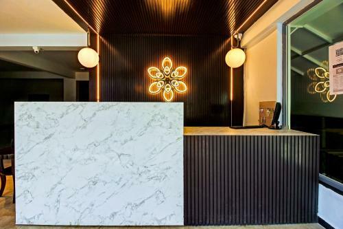 Hotel Oyo 69518 Blue Dawn Dlf