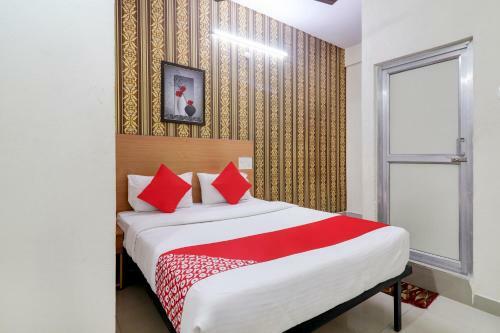 Oyo 75379 Raja Ram Hotel