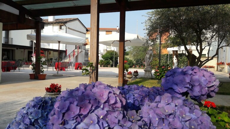 Hotel In Sylvis