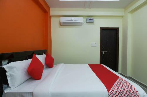Hotel Oyo 68493 S V Residency