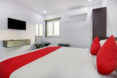 Hotel Oyo 72818 Grand Mythri