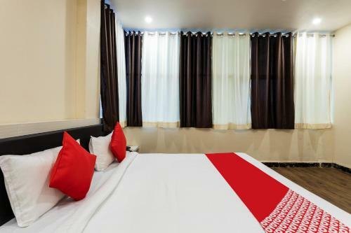 Oyo 29896 Hotel Forest Inn