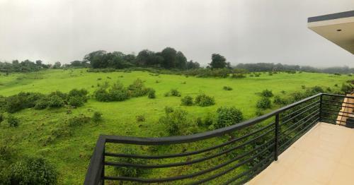 Villa Royal Meadows - Igatpuri Bungalow A