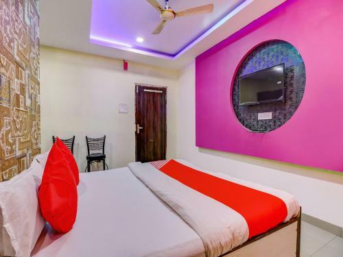 Oyo 79305 Flagship Hotel White House