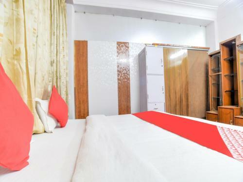 Oyo 74700 Hotel Raginee