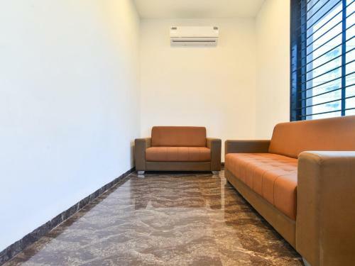Capital O Ind670 Dhs Hotels