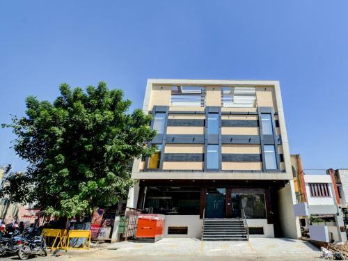 Oyo 72863 New Satkar Hotel