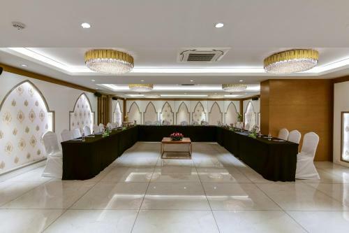 Express11 Hotel