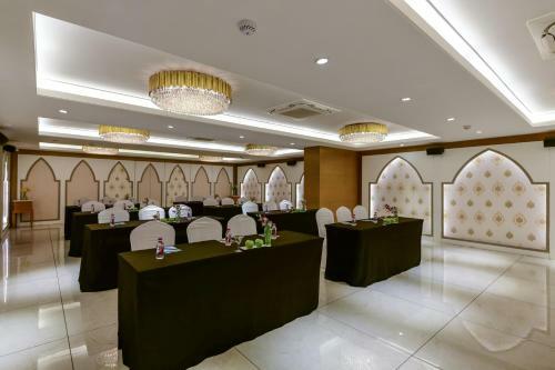 Express11 Hotel