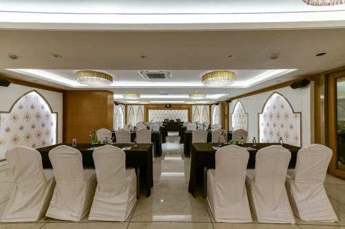 Express11 Hotel
