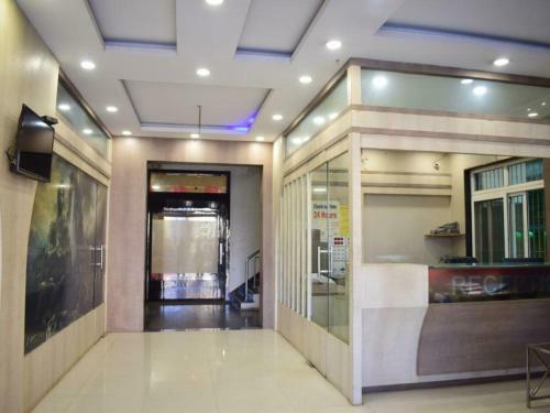 Oyo 80442 Hotel Rajmahal Inn