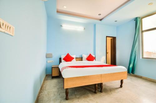 Oyo 62492 Hotel Royal Residency