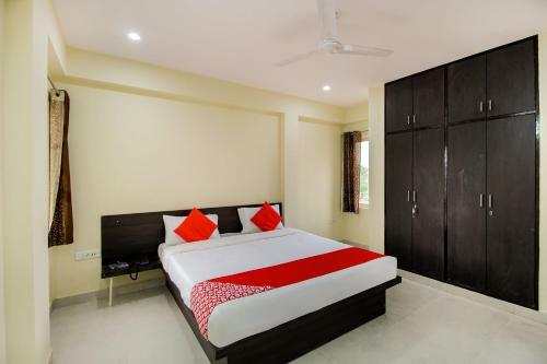 Oyo 43050 Hotel Royal Residency