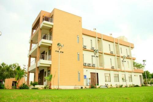 Hotel Maharana Greens Resort