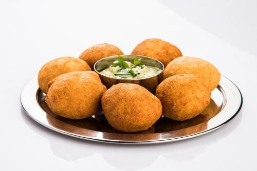 Oyo 23253 Hotel Baswari