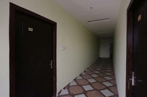 Oyo 23253 Hotel Baswari