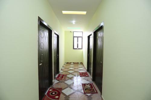 Oyo 23253 Hotel Baswari