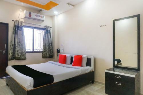 Capital O 65594 Hotel Meghmalhar