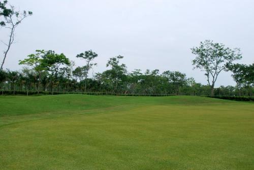 Hotel Kaziranga Golf Resort