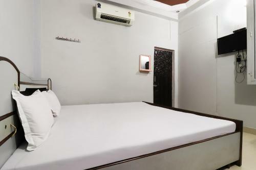 Spot On 48520 Hotel Shobhan