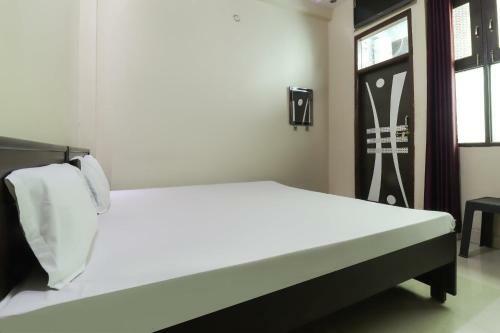 Spot On 48520 Hotel Shobhan