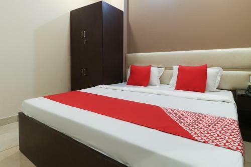 Oyo 66975 Hotel Payal