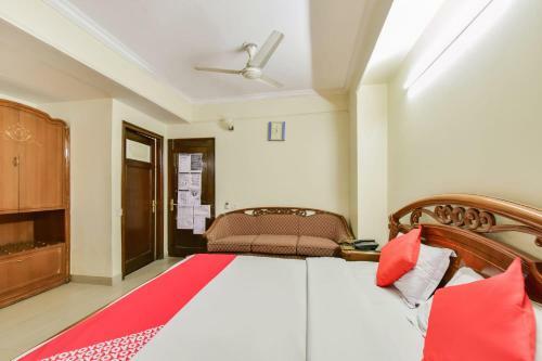 Oyo 76778 Hotel Guru International