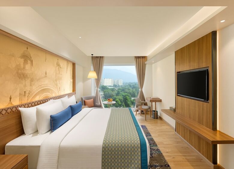 Hotel Bellevue Sarovar Portico