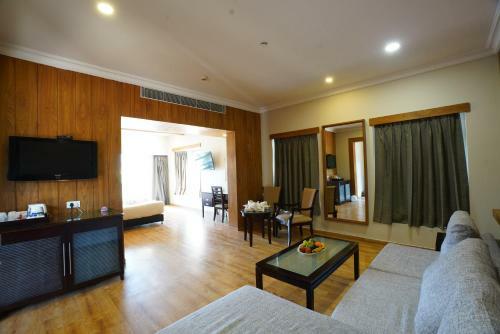 Hotel Moksha Himalaya Spa Resort