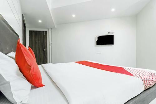 Hotel Oyo 30677 Kalyan Nx