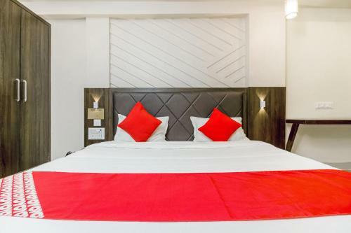 Hotel Oyo 30677 Kalyan Nx
