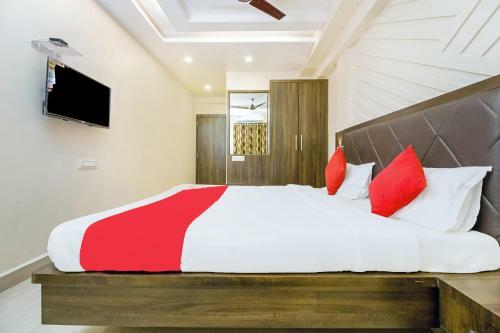 Hotel Oyo 30677 Kalyan Nx