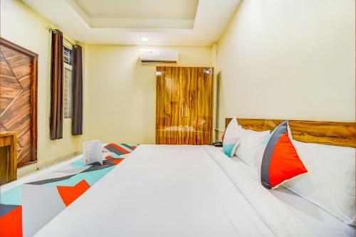 Fabhotel Om Regency
