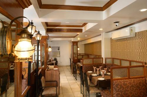 Raja Hotel