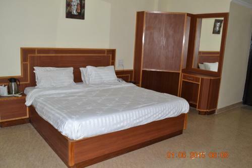 Capital O 4747 Imperial Hotel Katra