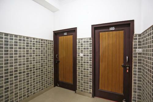 Oyo 49556 Hotel Shree Maa Palace