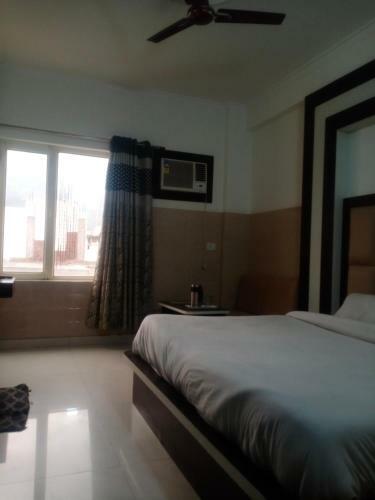 Hotel Girnar Palace Katra