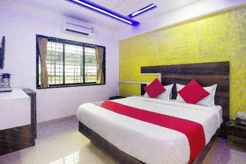 Oyo Flagship 76385 Hotel Samrat Palace - Moca