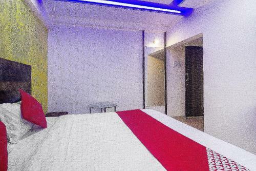 Oyo Flagship 76385 Hotel Samrat Palace - Moca