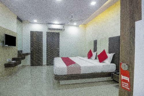 Oyo Flagship 76385 Hotel Samrat Palace - Moca