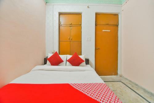 Oyo 60532 Hotel Radhika Palace