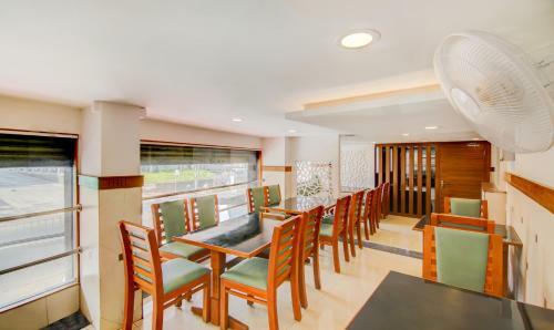 Hotel Central Gate(Business And Luxury Hotel)