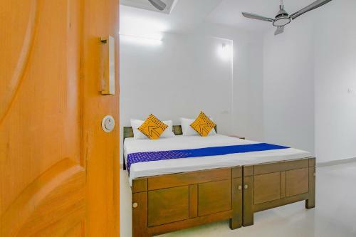 Hotel Spot On 76899 Chaliyam Residency