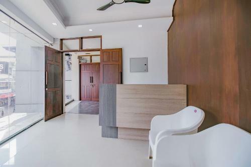 Hotel Spot On 76899 Chaliyam Residency
