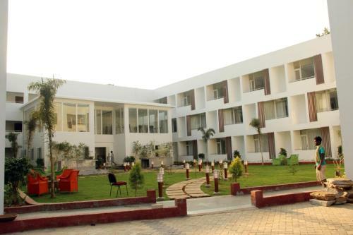 Hotel Saaral Resort