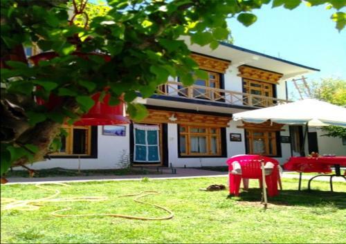 Hostal Tih Ladakh Orchard House