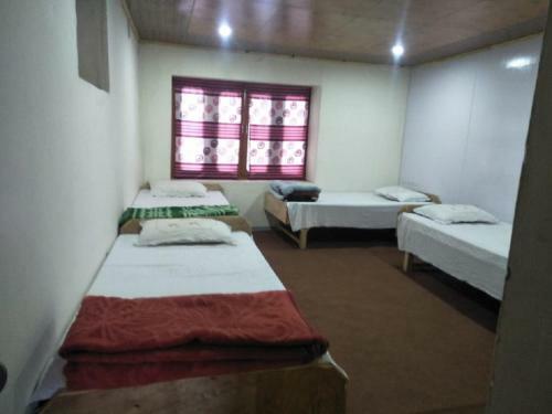 Hostal Makspon Guest House