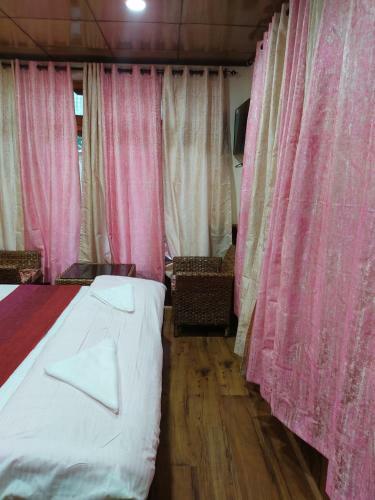 Hostal Paradise Leh Residency